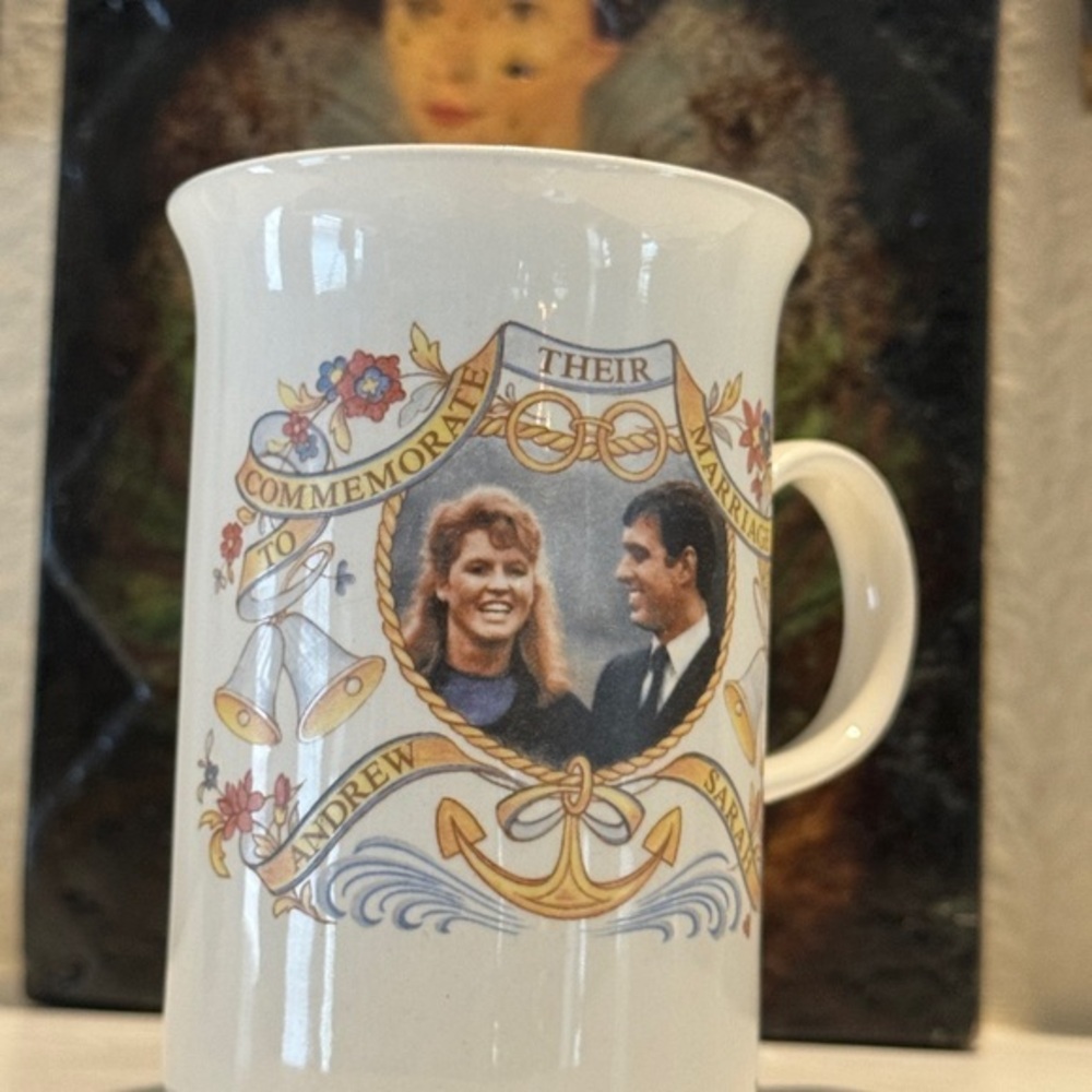 Commemorative‎ mug Prince Andrew and Sarah Ferguson Wedding Circa 1986 - Picture 2 of 4